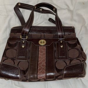 Coach Purse in brown with C’s